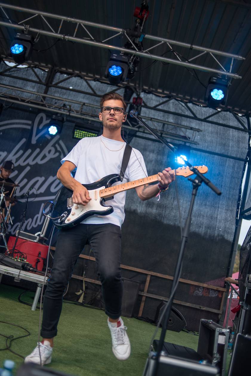 ATMO Music v Hostivaři. Přehrady Fest skončil kvůli dešti a větru dříve, na Calltu nedošlo