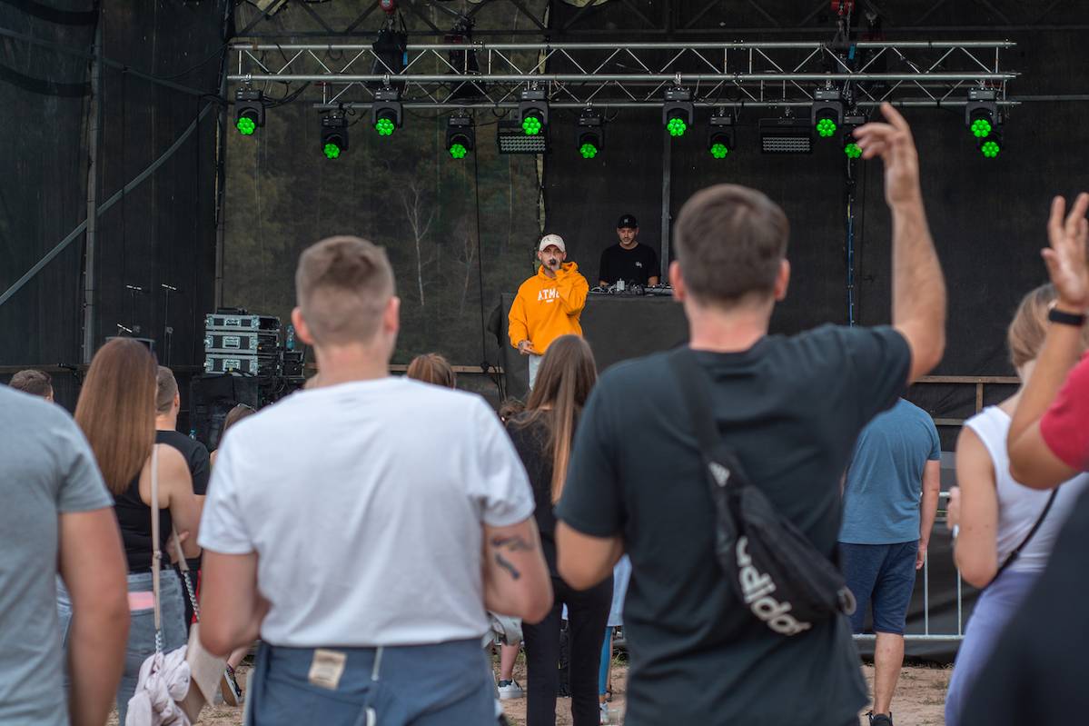 ATMO Music v Hostivaři. Přehrady Fest skončil kvůli dešti a větru dříve, na Calltu nedošlo