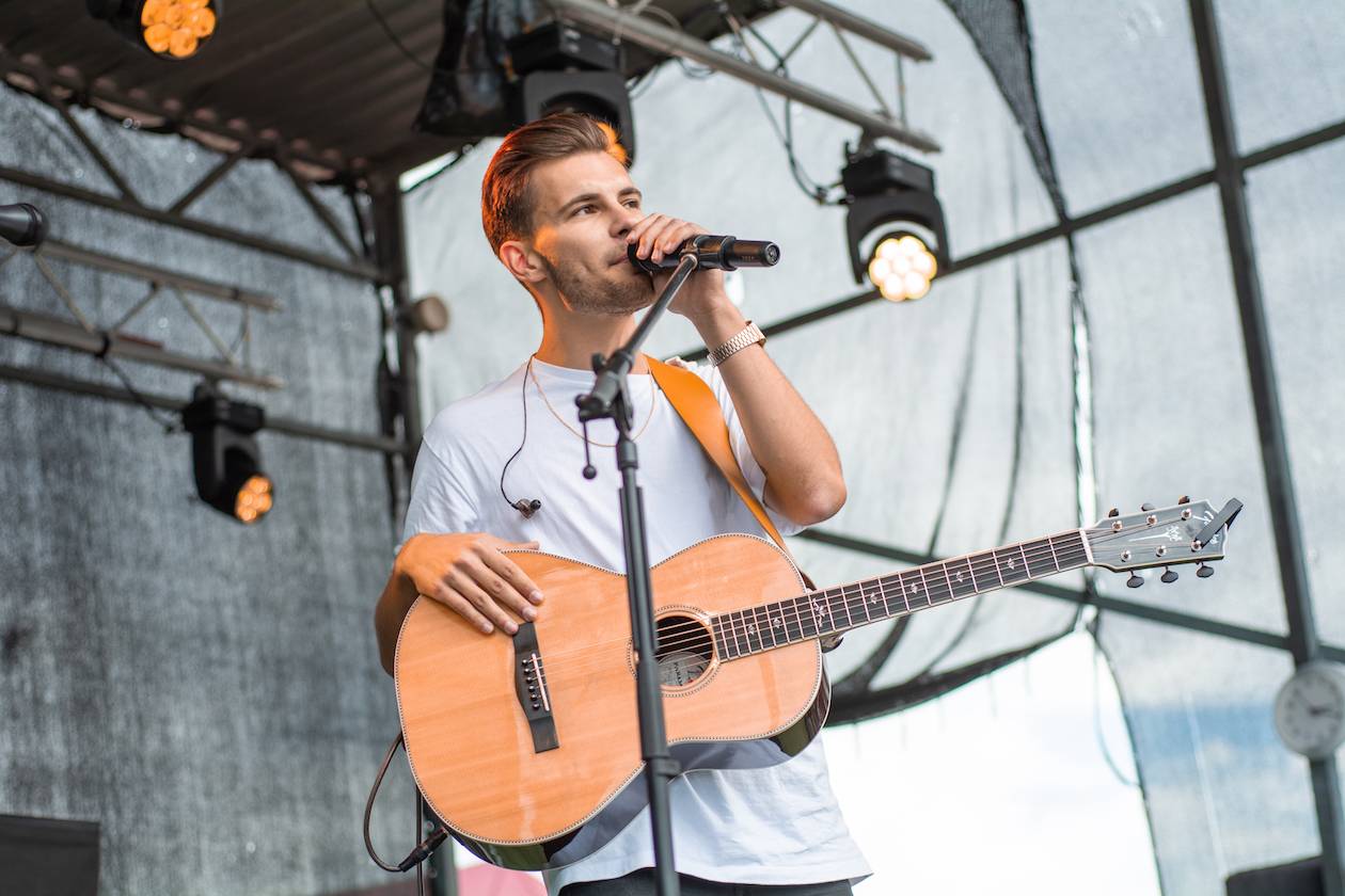 ATMO Music v Hostivaři. Přehrady Fest skončil kvůli dešti a větru dříve, na Calltu nedošlo