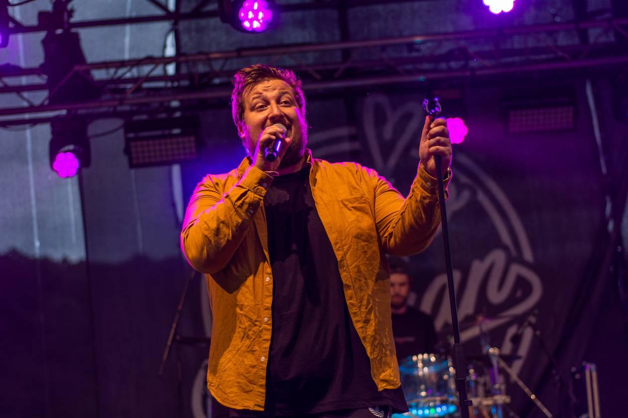 ATMO Music v Hostivaři. Přehrady Fest skončil kvůli dešti a větru dříve, na Calltu nedošlo