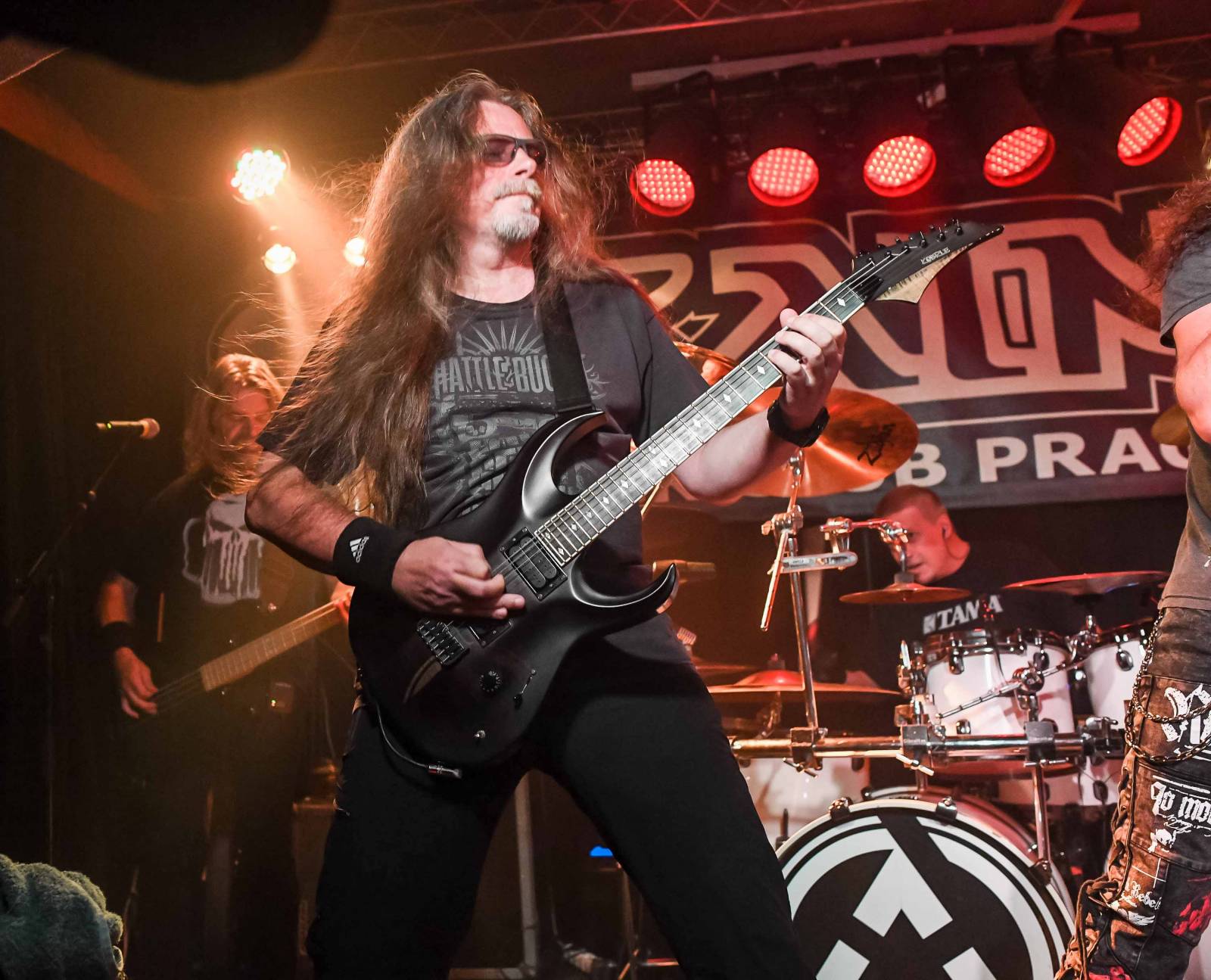 Kain je mrtev. Poslední koncert žižkovského 