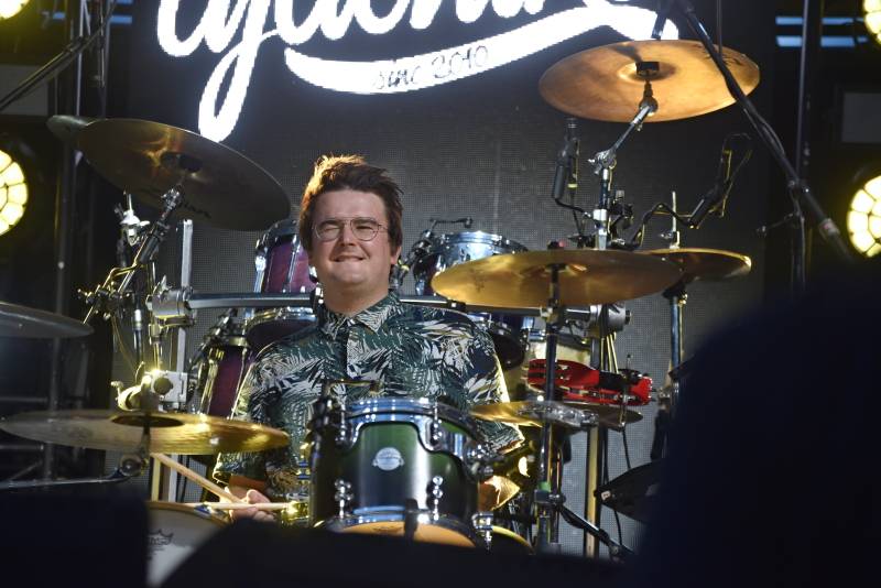 Kryštof zahrál Obchodníka s deštěm a spustil liják. Jak vypadal koncert na Výravě?