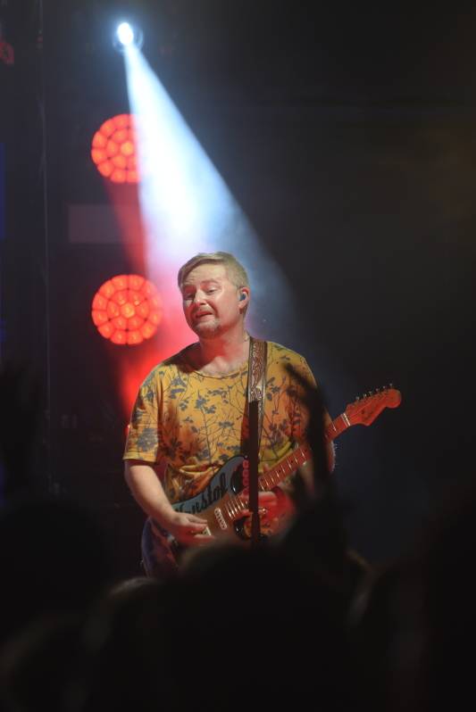 Kryštof zahrál Obchodníka s deštěm a spustil liják. Jak vypadal koncert na Výravě?