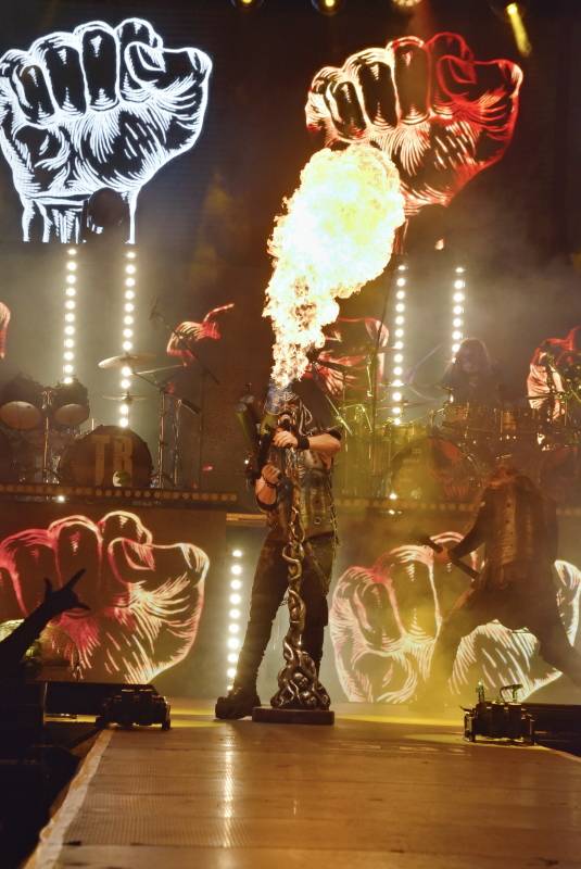 Dymytry a Traktor přivezli Monster Meeting do Výravy. Akci přerušila monstrózní bouře