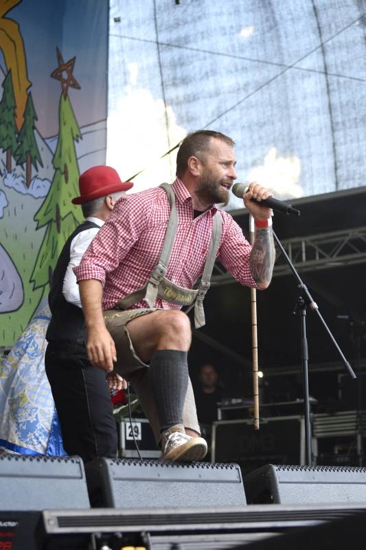 Dymytry a Traktor přivezli Monster Meeting do Výravy. Akci přerušila monstrózní bouře