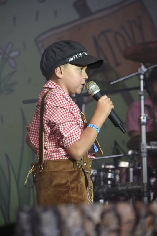 Dymytry a Traktor přivezli Monster Meeting do Výravy. Akci přerušila monstrózní bouře