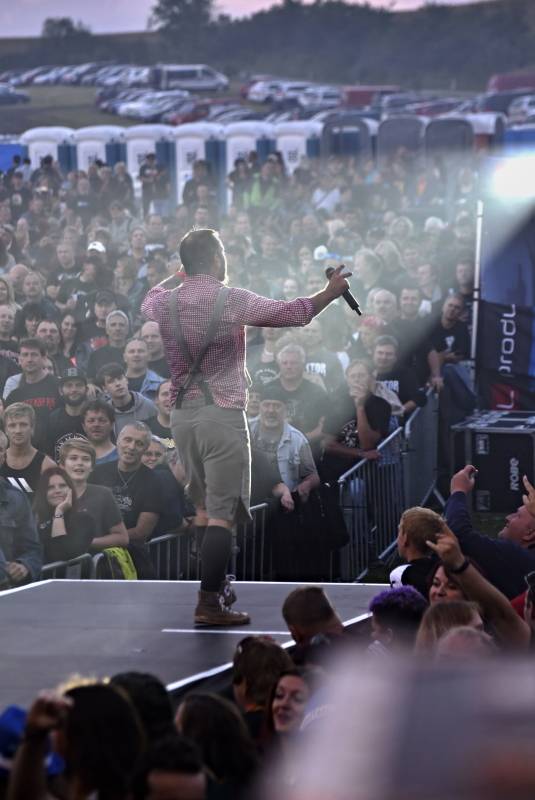 Dymytry a Traktor přivezli Monster Meeting do Výravy. Akci přerušila monstrózní bouře