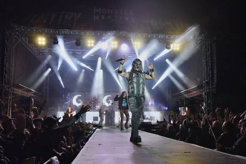 Dymytry a Traktor přivezli Monster Meeting do Výravy. Akci přerušila monstrózní bouře