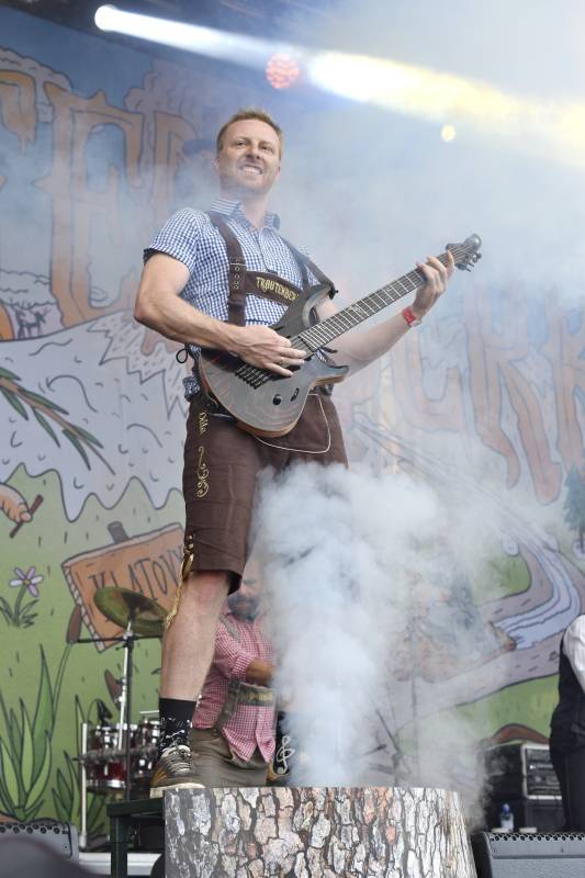 Dymytry a Traktor přivezli Monster Meeting do Výravy. Akci přerušila monstrózní bouře