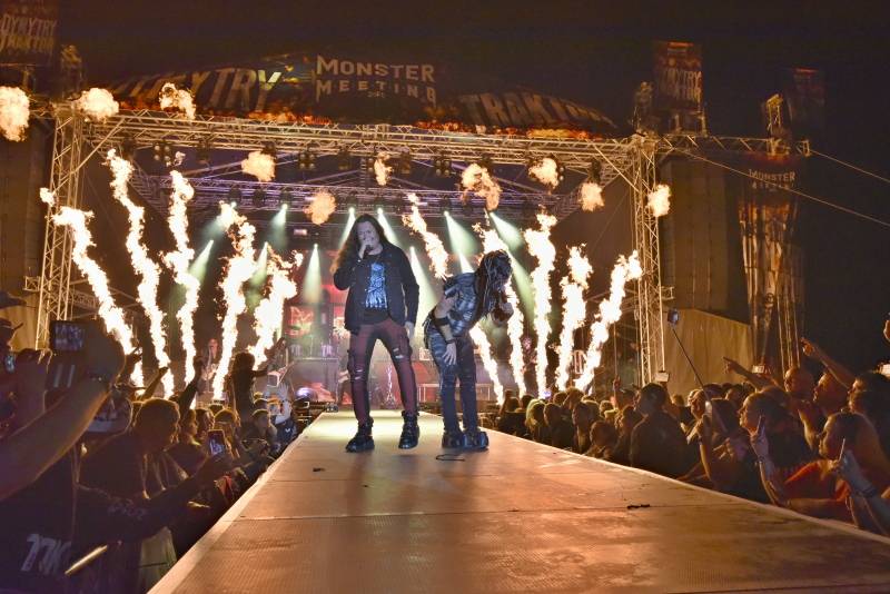 Dymytry a Traktor přivezli Monster Meeting do Výravy. Akci přerušila monstrózní bouře