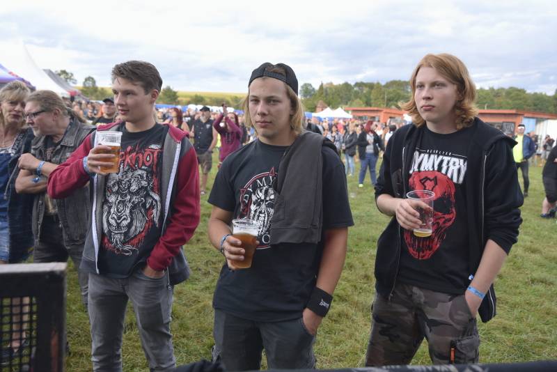 Dymytry a Traktor přivezli Monster Meeting do Výravy. Akci přerušila monstrózní bouře