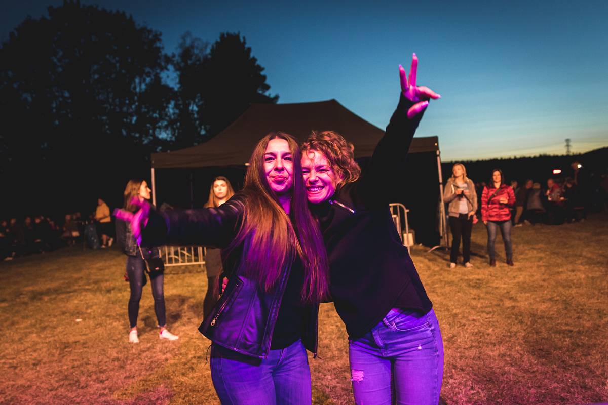 Pohoda na Osecké pohodě. V pátek zahráli Anna K., UDG a Akrobat 