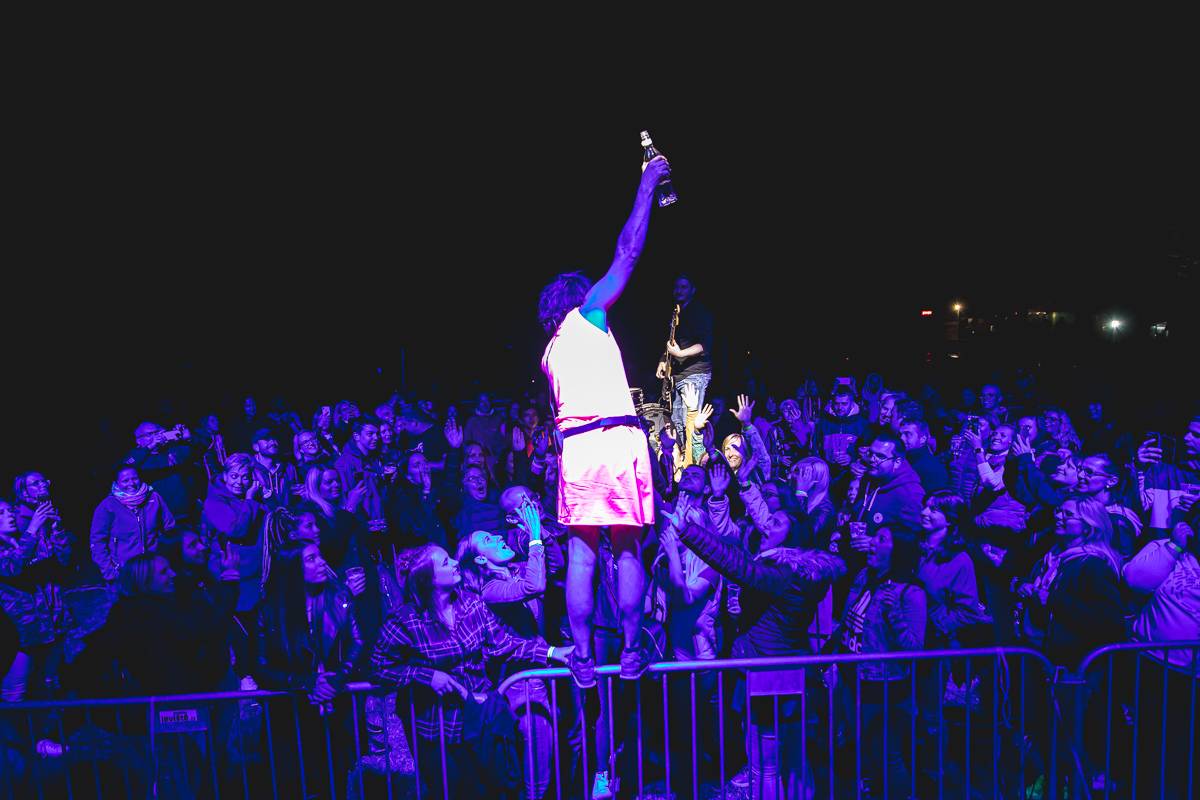 Pohoda na Osecké pohodě. V pátek zahráli Anna K., UDG a Akrobat 