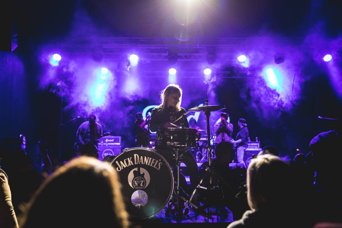 Pohoda na Osecké pohodě. V pátek zahráli Anna K., UDG a Akrobat 