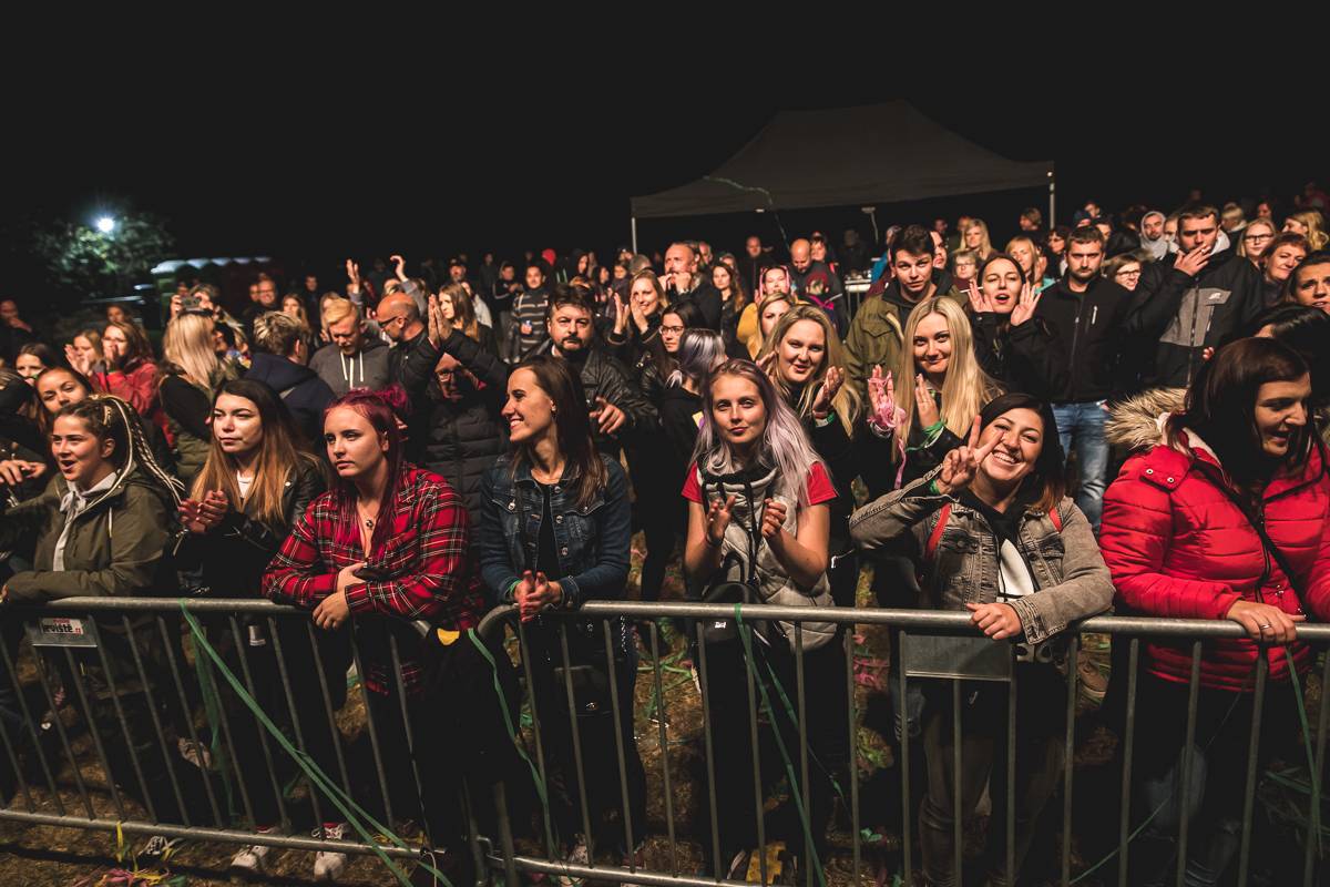 Pohoda na Osecké pohodě. V pátek zahráli Anna K., UDG a Akrobat 