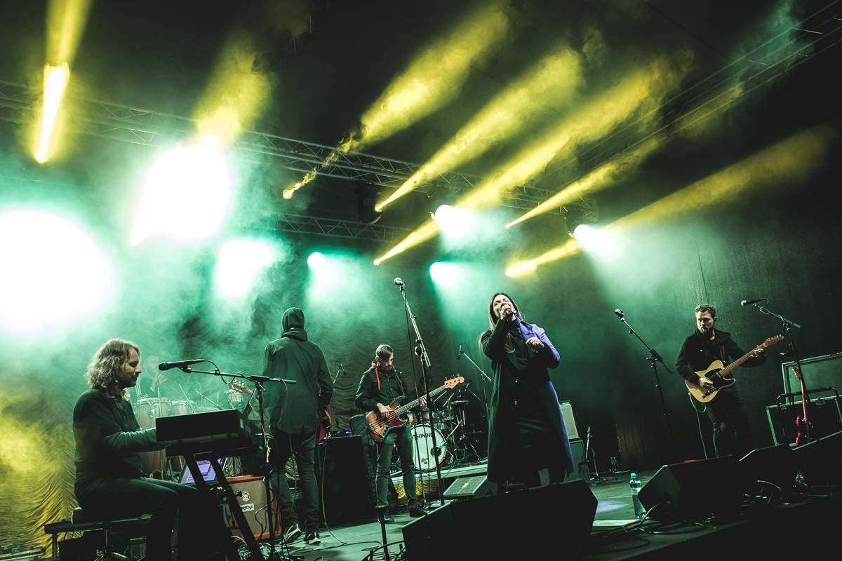 Pohoda na Osecké pohodě. V pátek zahráli Anna K., UDG a Akrobat 