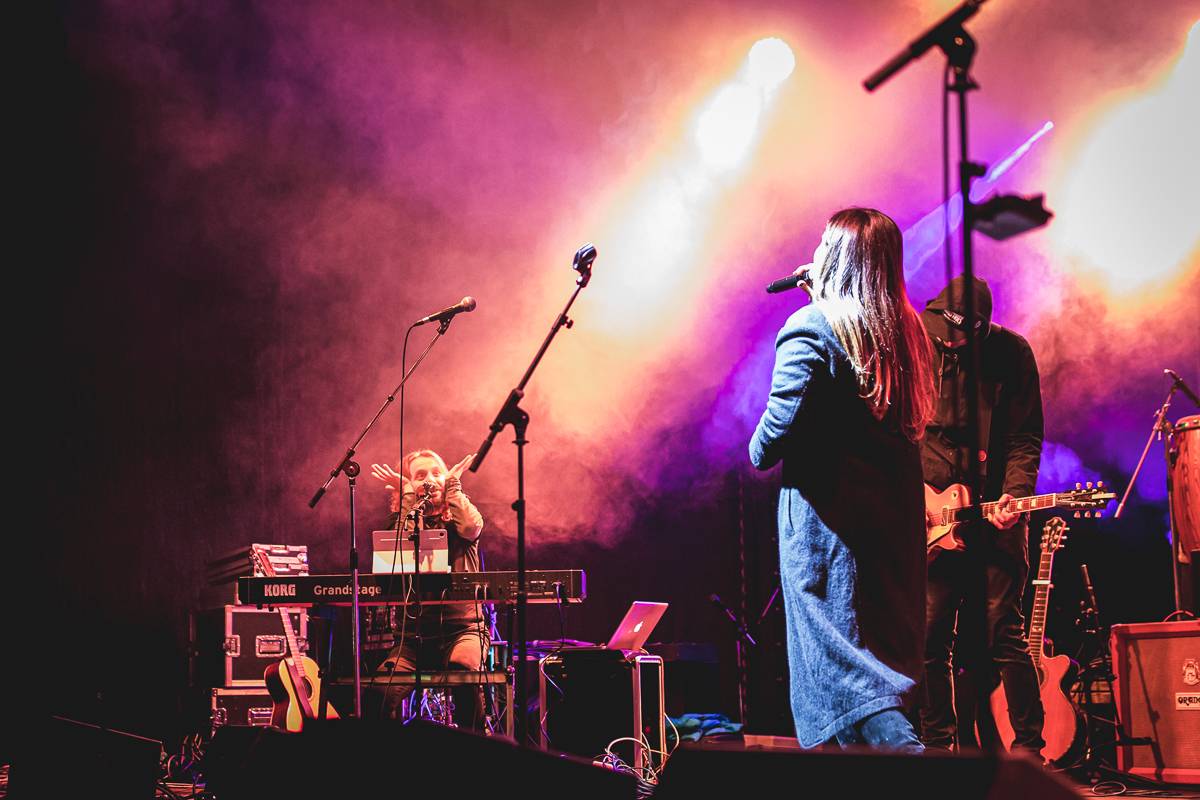 Pohoda na Osecké pohodě. V pátek zahráli Anna K., UDG a Akrobat 