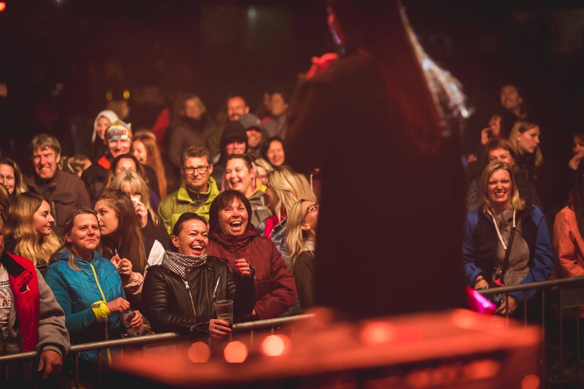 Pohoda na Osecké pohodě. V pátek zahráli Anna K., UDG a Akrobat 