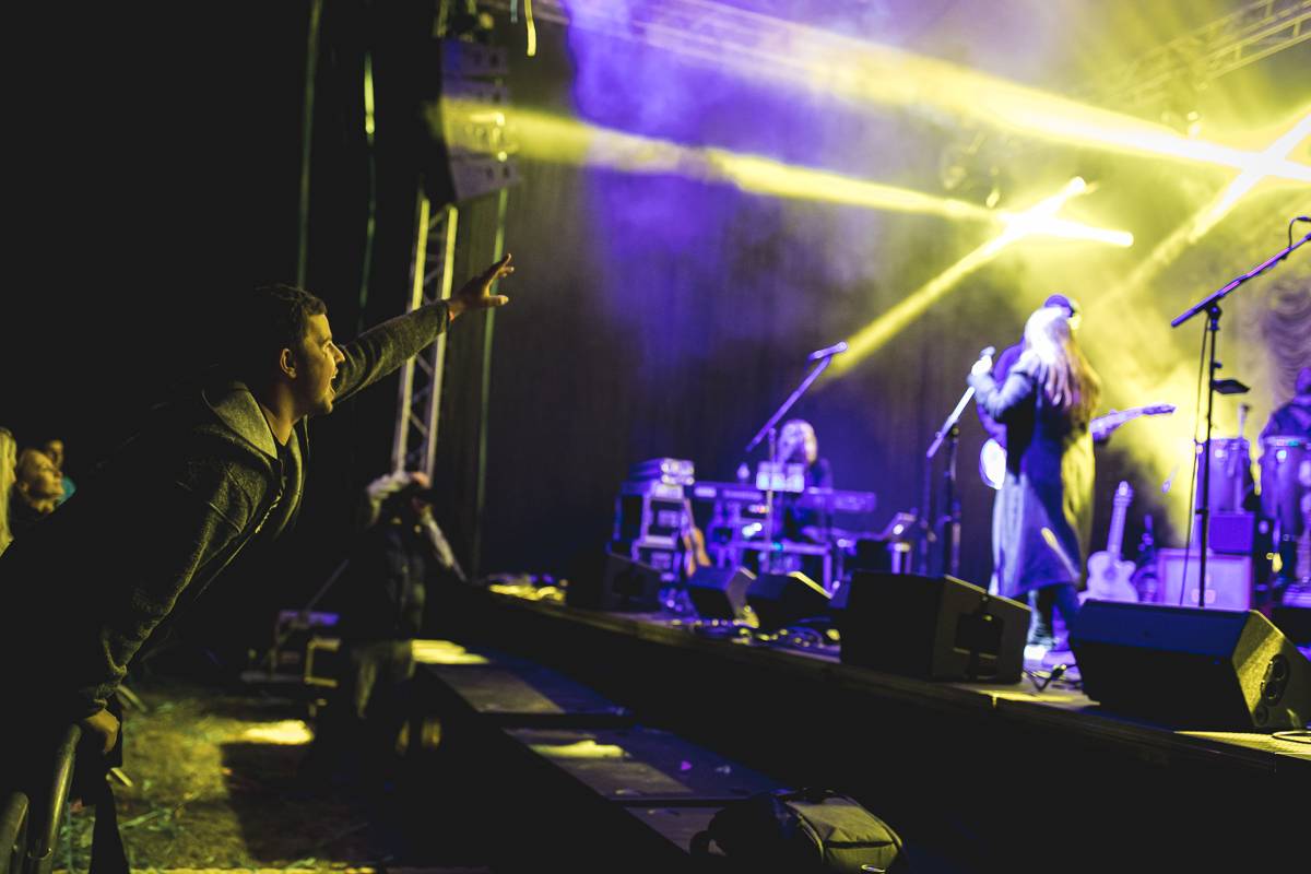 Pohoda na Osecké pohodě. V pátek zahráli Anna K., UDG a Akrobat 