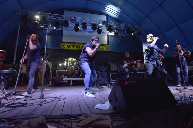 Monkey Business, J.A.R., Bára Poláková a MYDY roztančili Letní parket Výrava