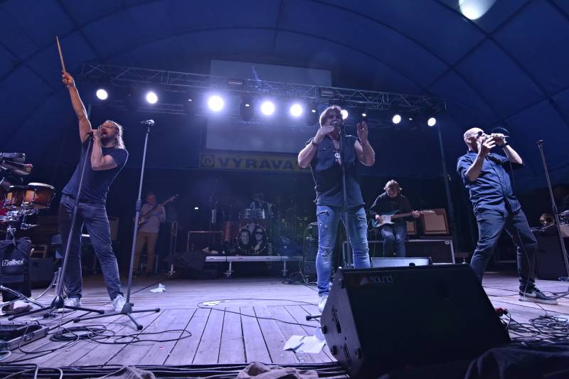 Monkey Business, J.A.R., Bára Poláková a MYDY roztančili Letní parket Výrava