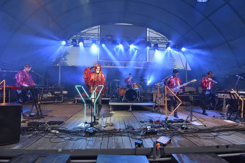 Monkey Business, J.A.R., Bára Poláková a MYDY roztančili Letní parket Výrava