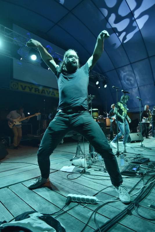 Monkey Business, J.A.R., Bára Poláková a MYDY roztančili Letní parket Výrava