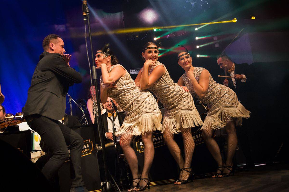 Original Vintage Orchestra rozparádil Lucerna Music Bar, židličkám navzdory