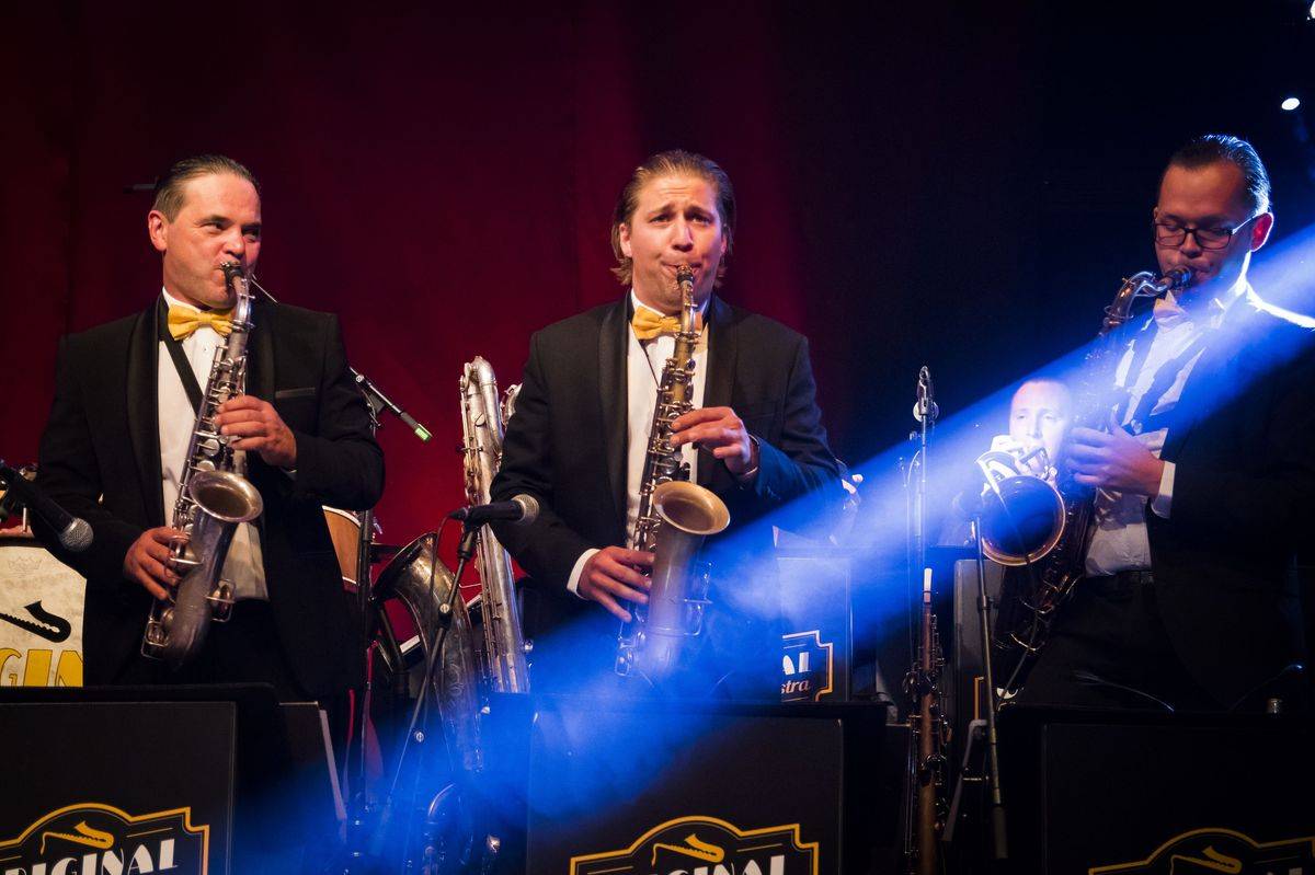 Original Vintage Orchestra rozparádil Lucerna Music Bar, židličkám navzdory