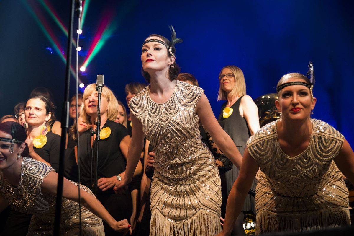 Original Vintage Orchestra rozparádil Lucerna Music Bar, židličkám navzdory