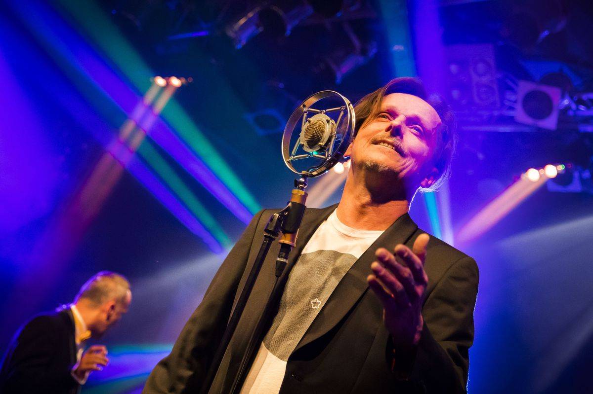 Original Vintage Orchestra rozparádil Lucerna Music Bar, židličkám navzdory