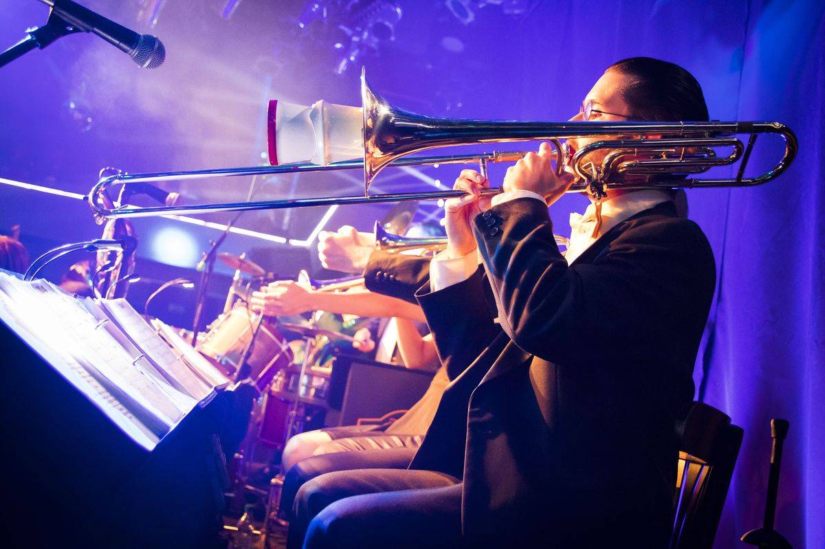 Original Vintage Orchestra rozparádil Lucerna Music Bar, židličkám navzdory
