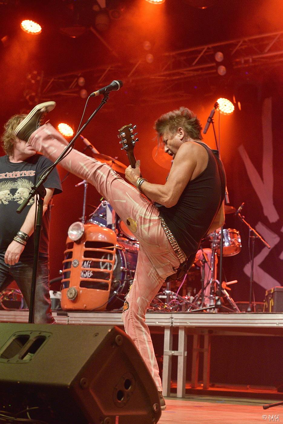 Visací zámek vsedě, tomu se říká známka punku