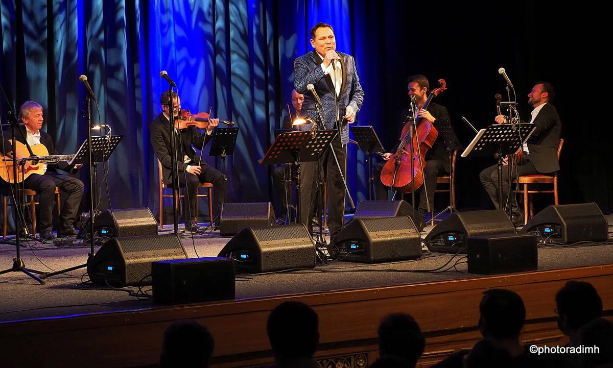 4 Tenoři zazpívali v Litomyšli, vzpomínalo se také na Karla Gotta   