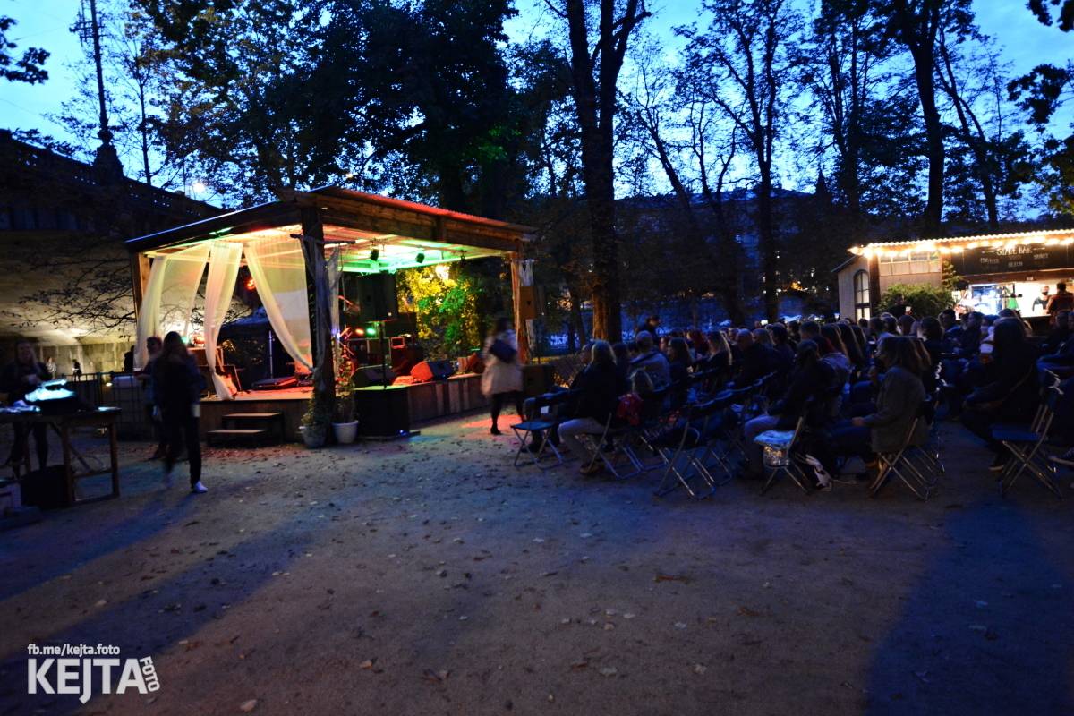 Vypsaná fiXa zahrála k výročí znovuotevření Malostranské besedy