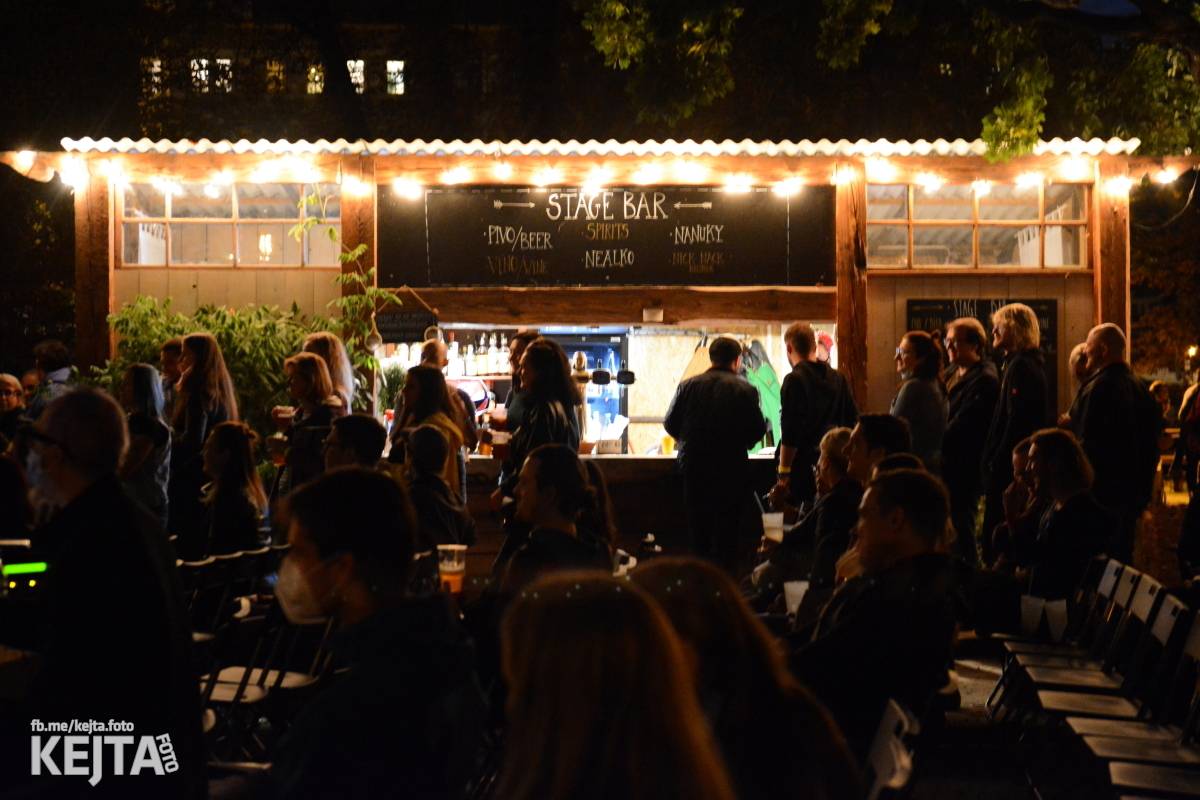 Vypsaná fiXa zahrála k výročí znovuotevření Malostranské besedy