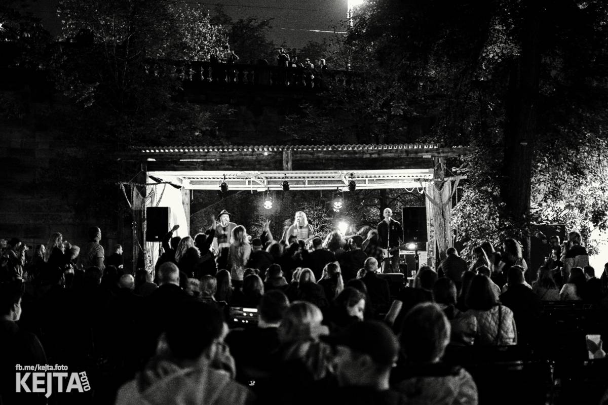 Vypsaná fiXa zahrála k výročí znovuotevření Malostranské besedy