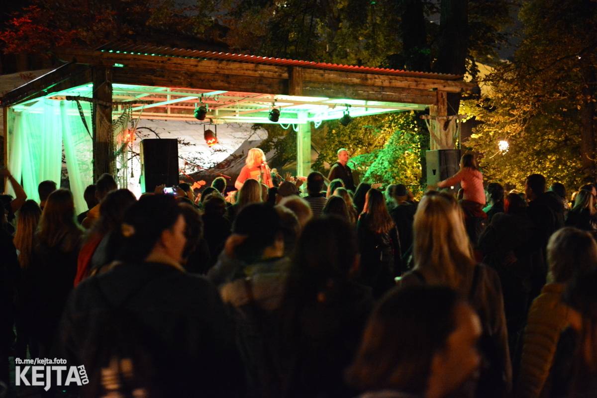 Vypsaná fiXa zahrála k výročí znovuotevření Malostranské besedy