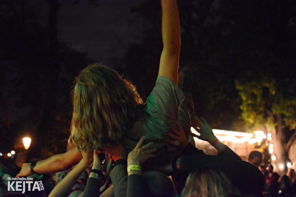 Vypsaná fiXa zahrála k výročí znovuotevření Malostranské besedy