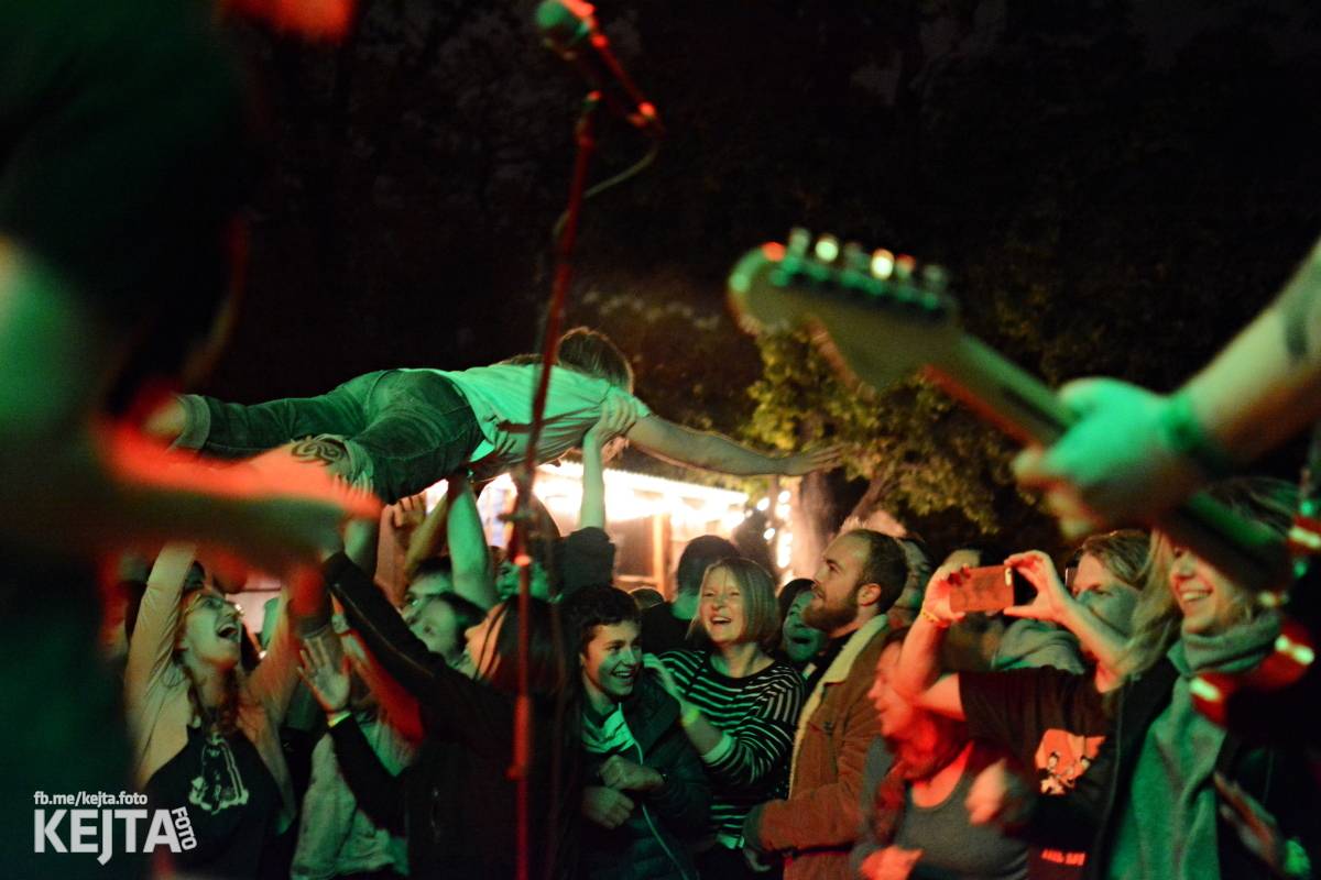 Vypsaná fiXa zahrála k výročí znovuotevření Malostranské besedy