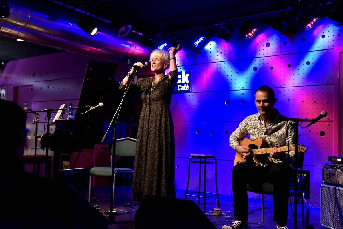 Irena Budweiserová pokřtila spolu s Jakubem Rackem Křídla