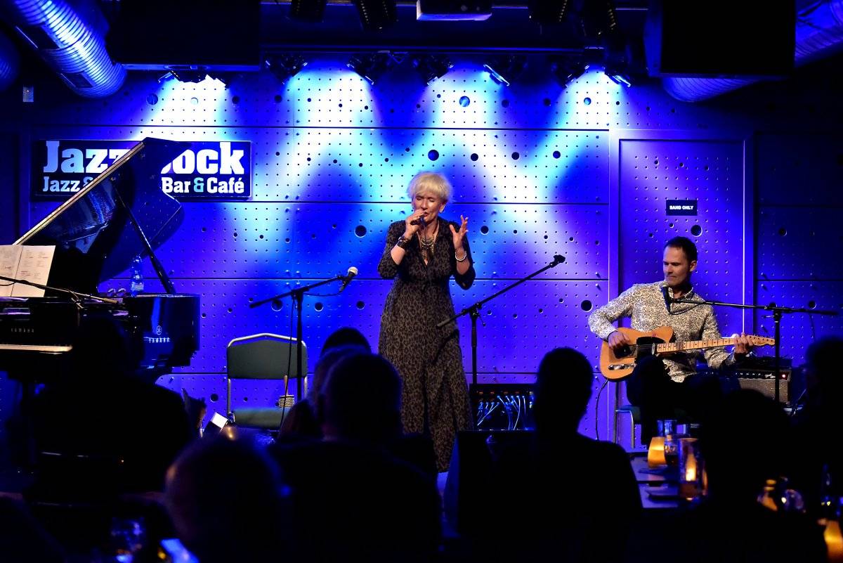 Irena Budweiserová pokřtila spolu s Jakubem Rackem Křídla