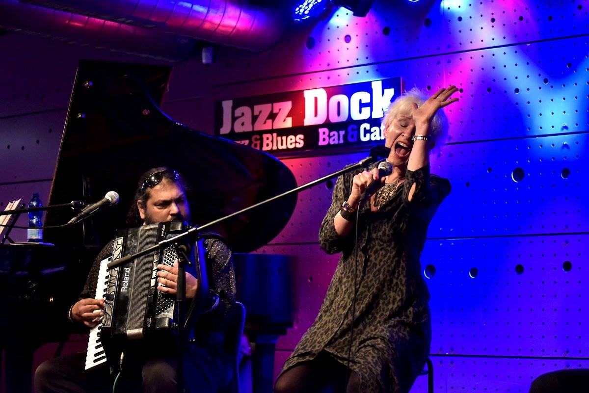 Irena Budweiserová pokřtila spolu s Jakubem Rackem Křídla