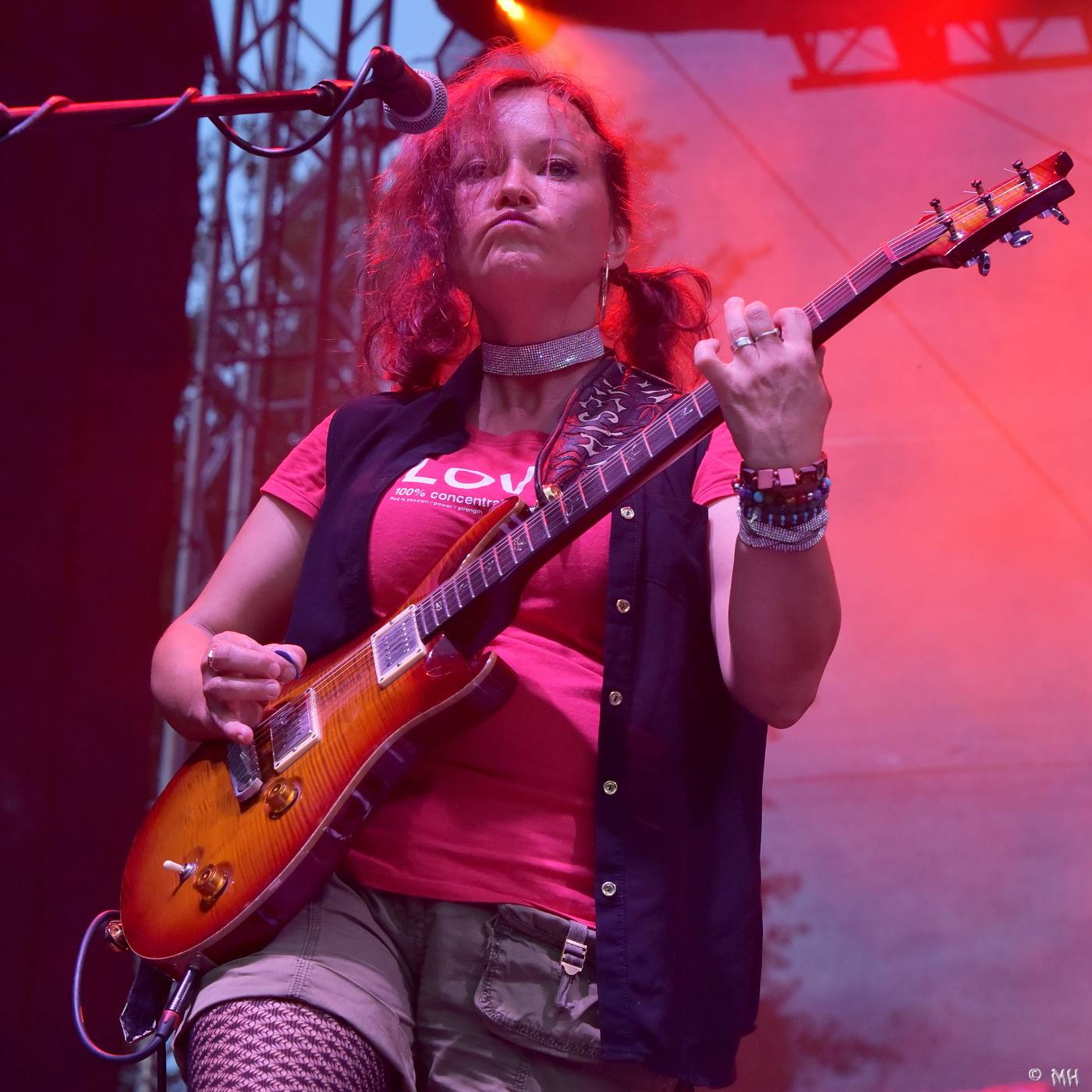 Divným rokem okem fotografů | Uriah Heep, Rammstein Tribute i narozeniny Harlej stihl nafotit Martin Hanáček