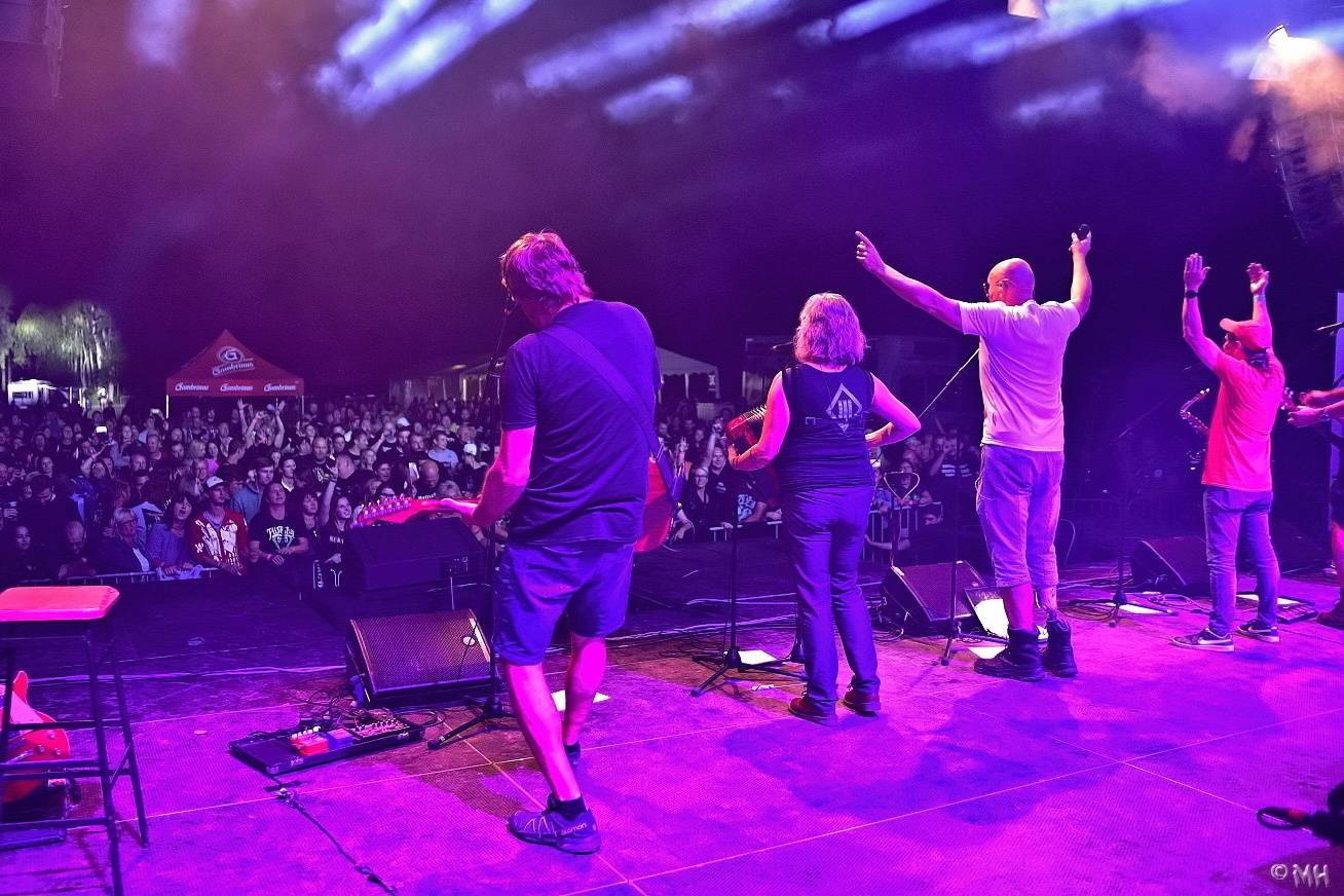 Divným rokem okem fotografů | Uriah Heep, Rammstein Tribute i narozeniny Harlej stihl nafotit Martin Hanáček