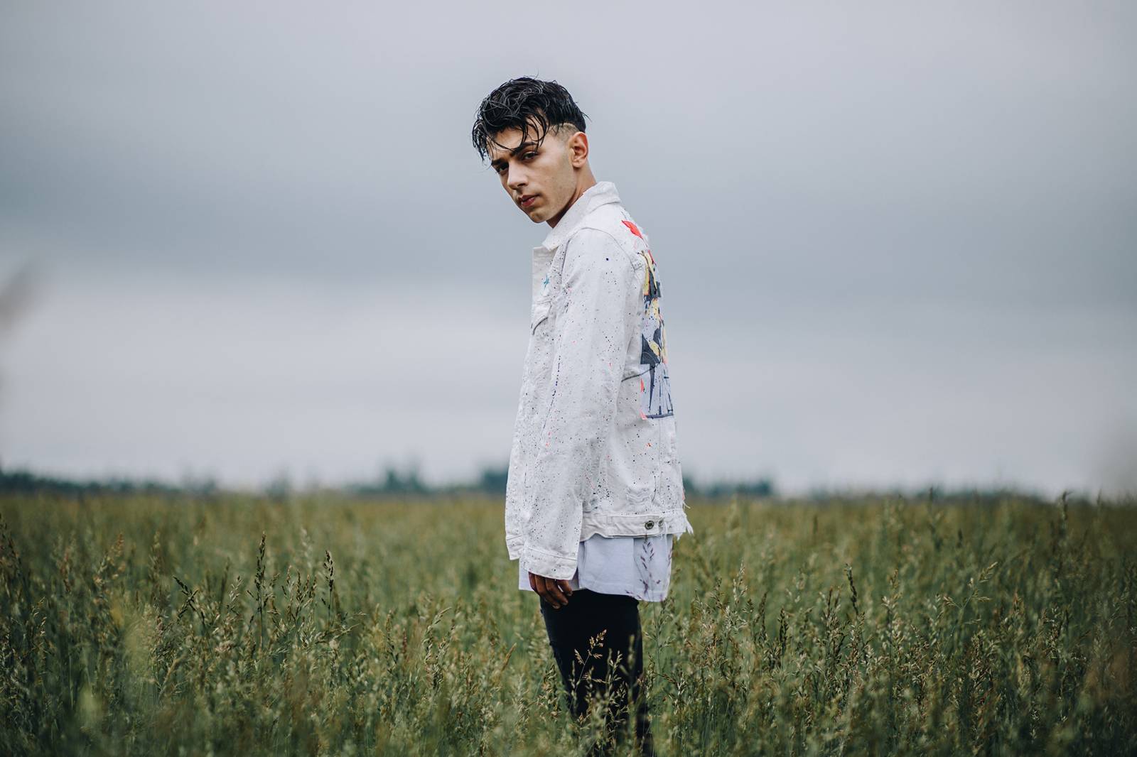 Divným rokem okem fotografů | Vojtěch Mervart nafotil loučení Mandrage, autokoncert Wohnout nebo RFP Home