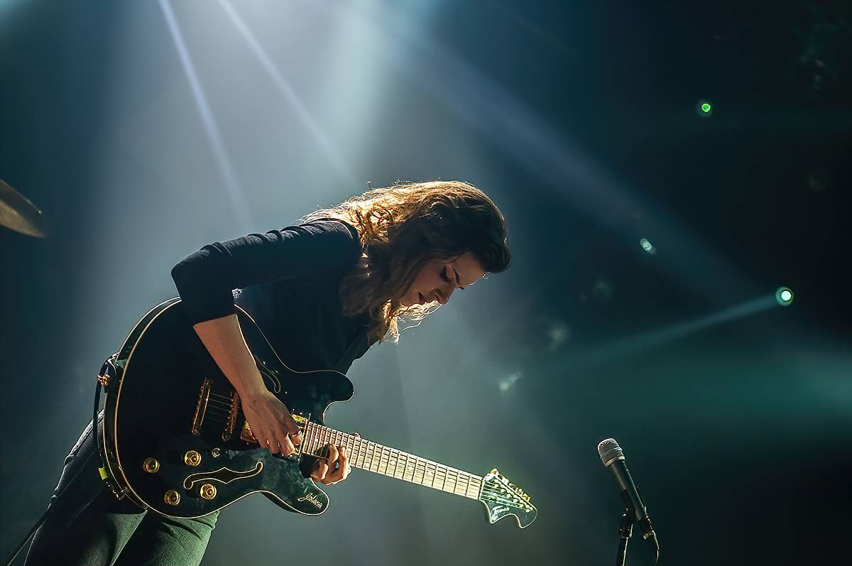 Divným rokem okem fotografů | Autokoncert Wohnout, narozeniny ZakázanÝhoovoce nebo show Mňágy a Žďorp. Co všechno loni stihl Petr Hanč?