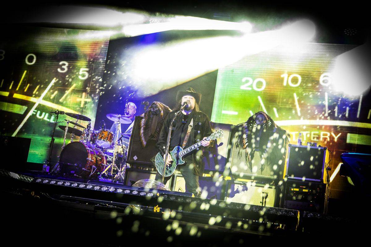 Divným rokem okem fotografů | Michal Ivanega stihl nafotit koncerty Gaia Mesiah, Cocotte Minute nebo Lucie