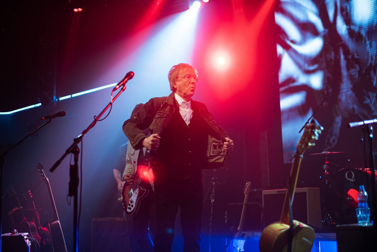 Miro Žbirka zazpíval fanouškům do obýváků, koncert z Lucerna Music Baru mohli sledovat online