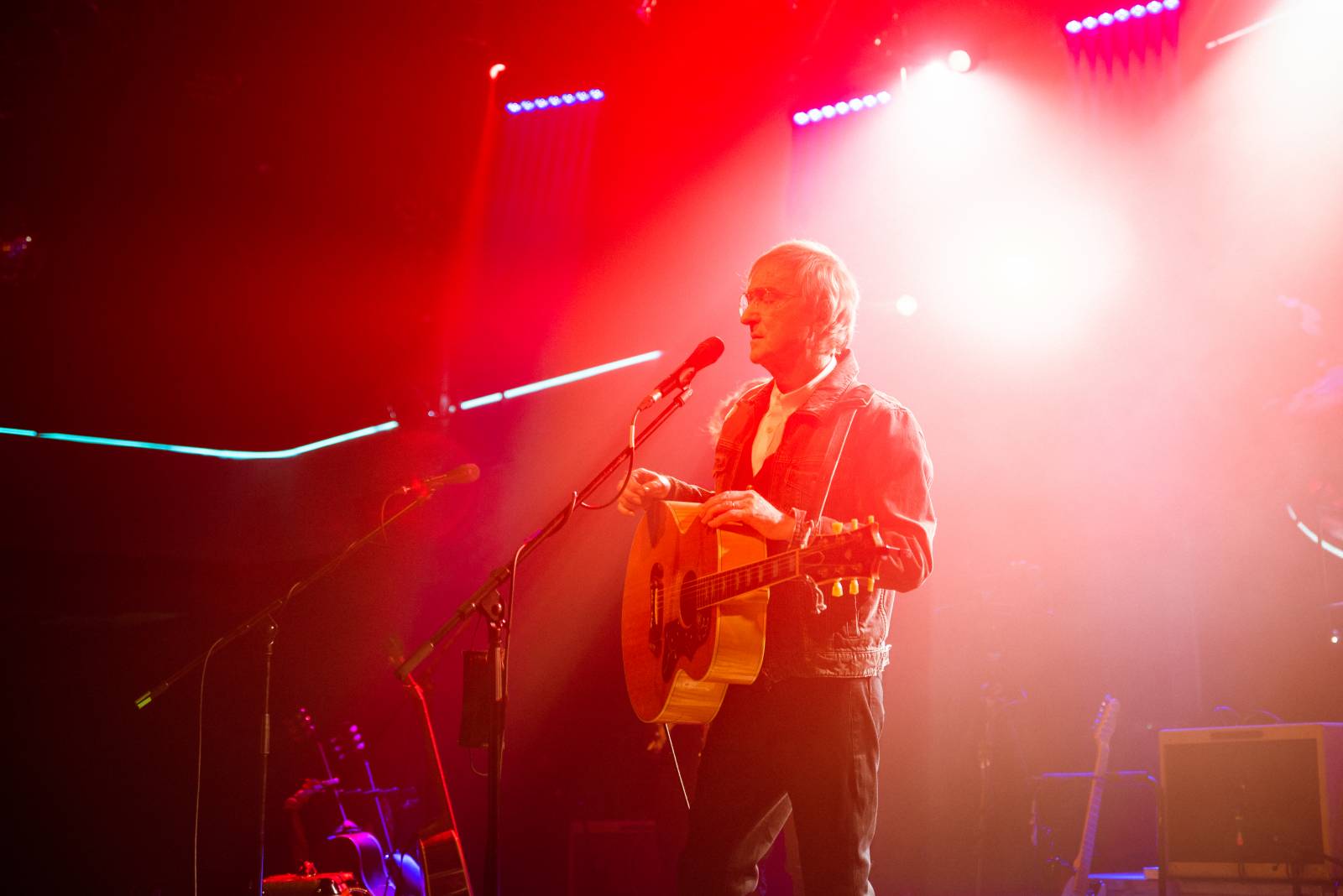 Miro Žbirka zazpíval fanouškům do obýváků, koncert z Lucerna Music Baru mohli sledovat online